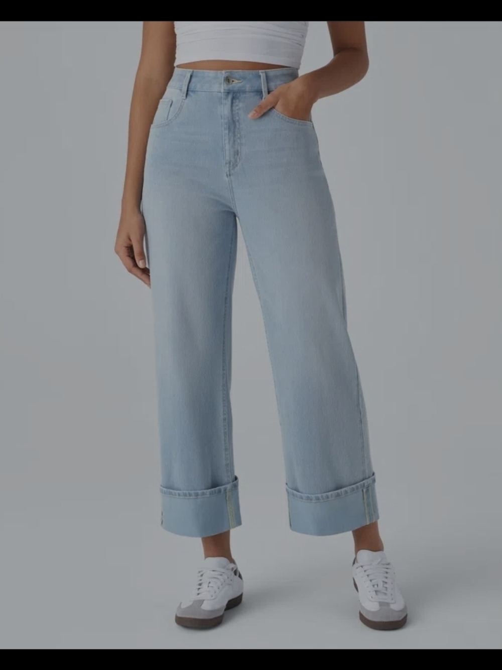 Light Wash High-Rise Wide Crop Jeans - Unbranded
